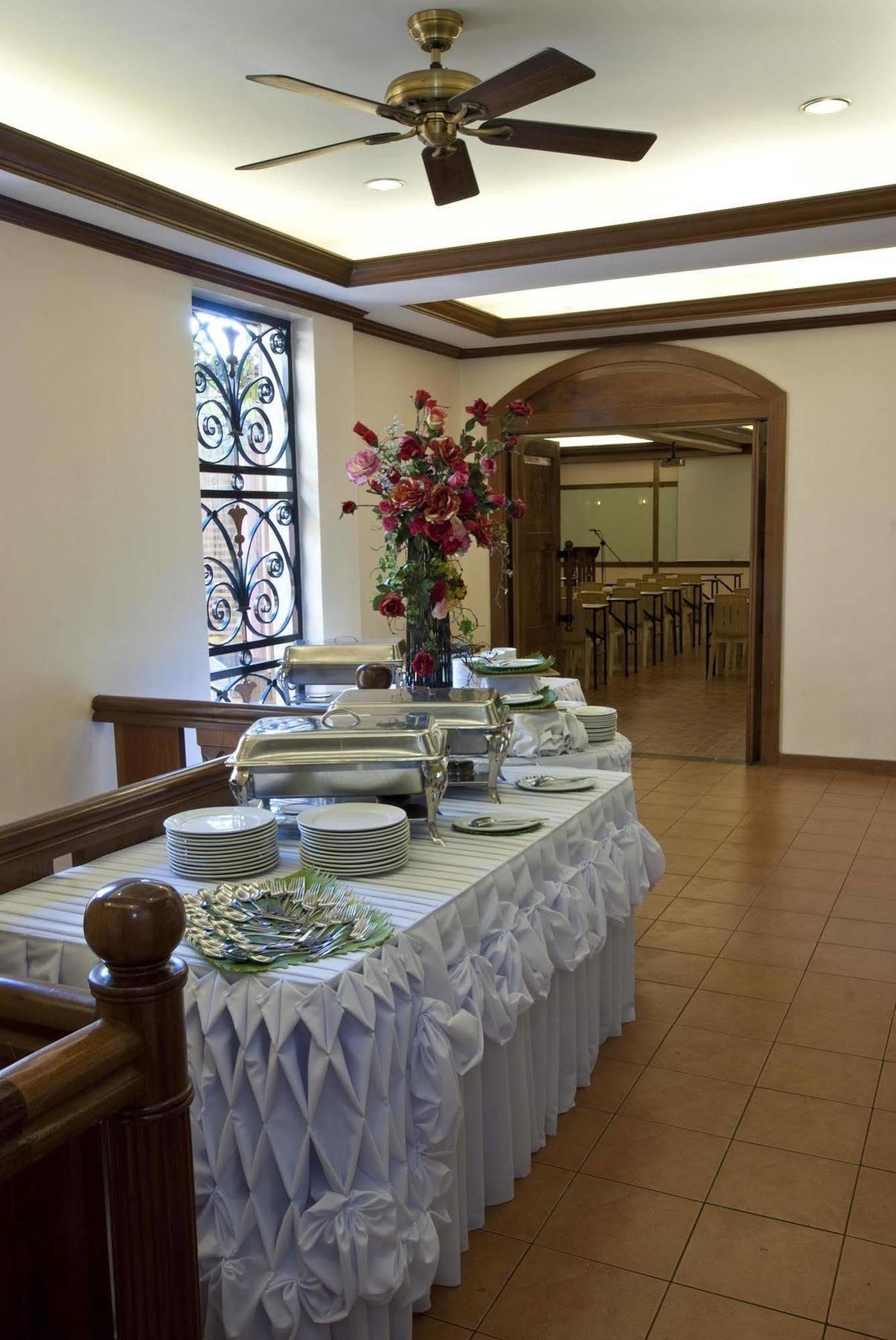 Pinoy Pamilya Hotel Pasay Extérieur photo
